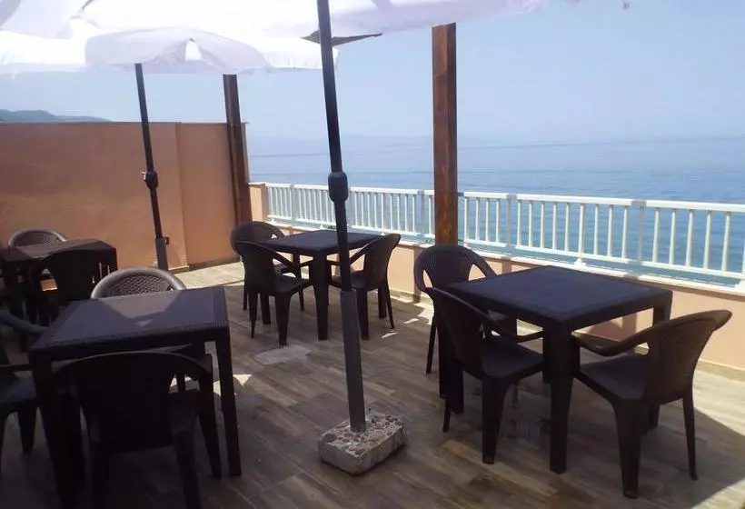 ベッドアンドブレックファースト Veranda Sul Mare