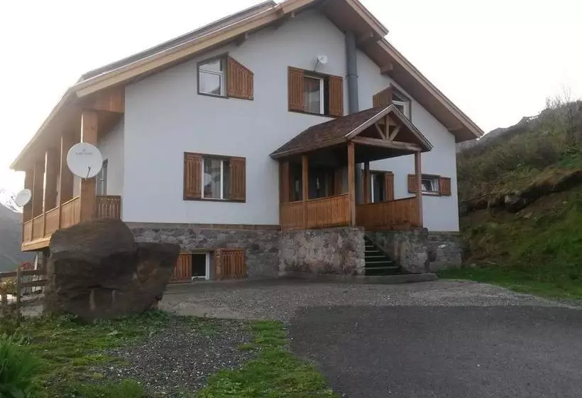 هتل Gagieti