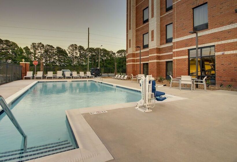 فندق Hampton Inn Sneads Ferry North Topsail Beach