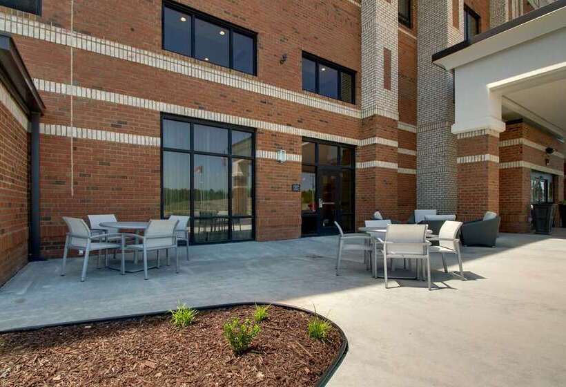 فندق Hampton Inn Sneads Ferry North Topsail Beach