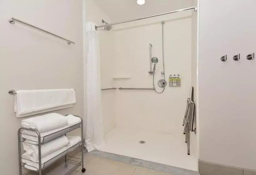 ホテル Holiday Inn Express & Suites Charlotte   Ballantyne, An Ihg