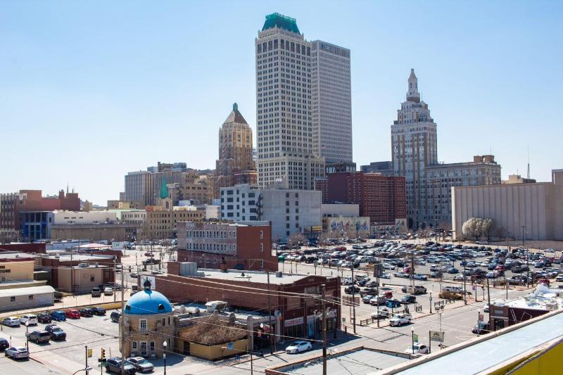 בית מלון כפרי Indigo Tulsa Dwtn/entertainment Area