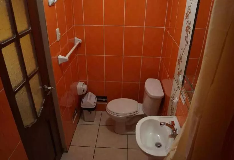 هتل Los Gladiolos