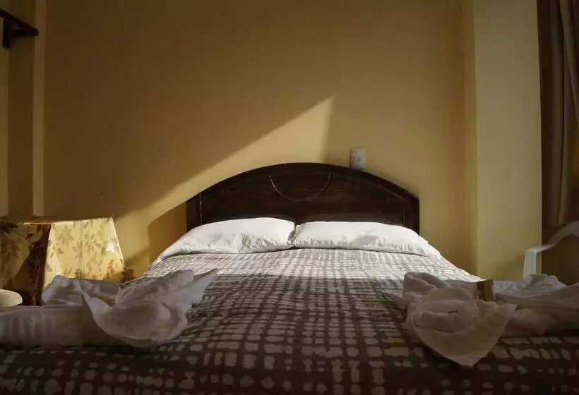 هتل Los Gladiolos