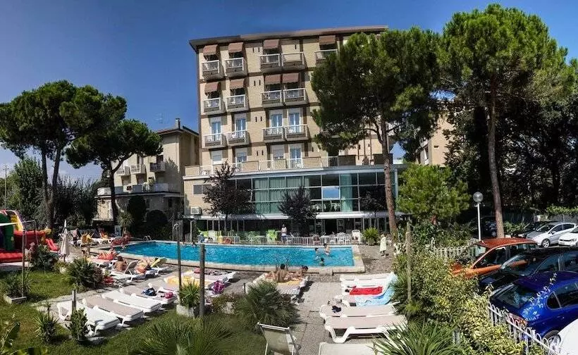 Lotus Hotel All Inclusive & Spiaggia