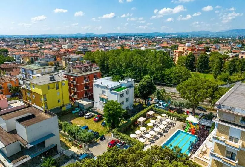 Lotus Hotel All Inclusive & Spiaggia