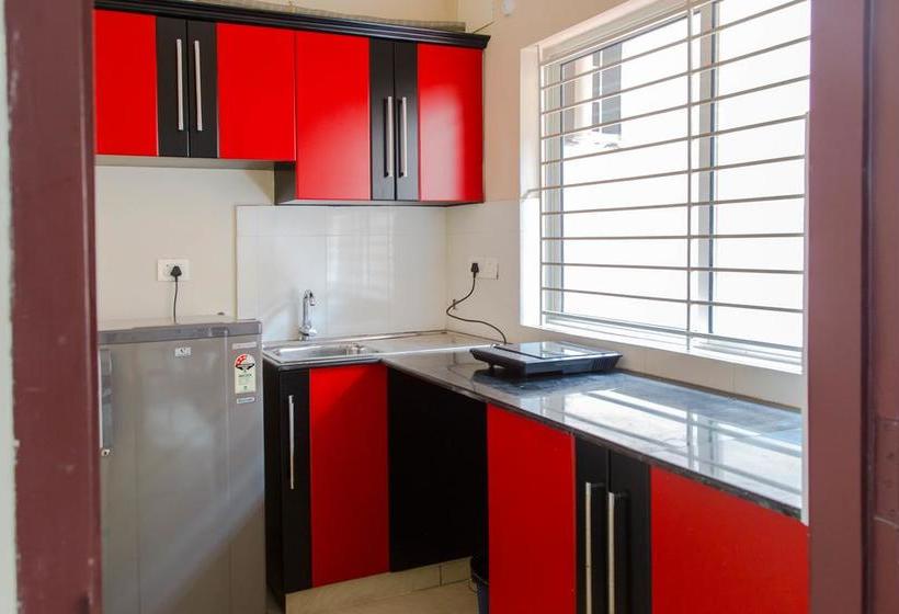 호텔 Oyo 5805 Uthradam Towers