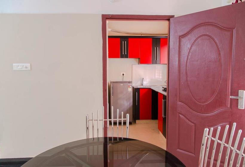 호텔 Oyo 5805 Uthradam Towers