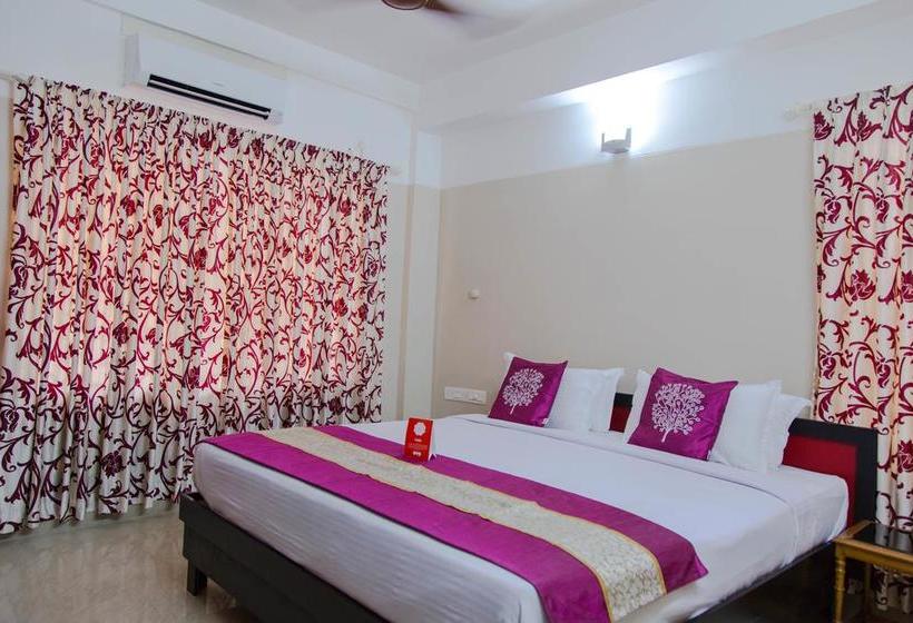 호텔 Oyo 5805 Uthradam Towers