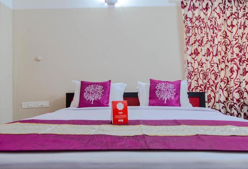 호텔 Oyo 5805 Uthradam Towers