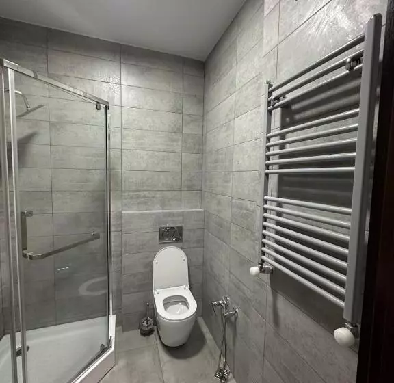 هتل Pirosmani Mini