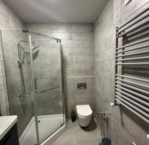 هتل Pirosmani Mini