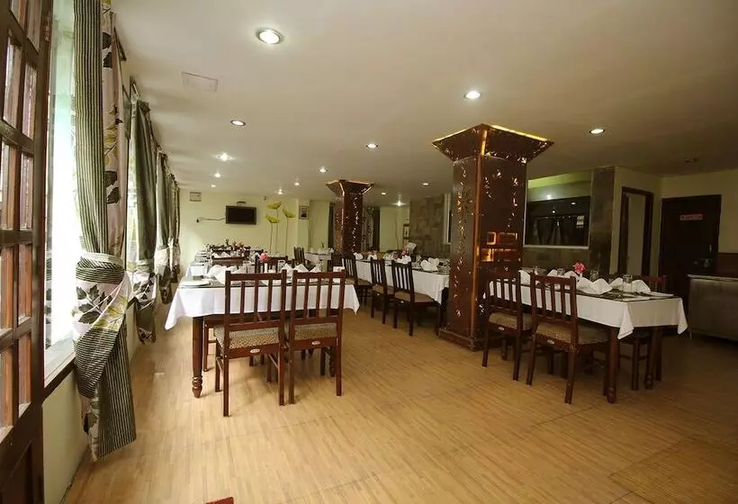 Oyo 7431 Hotel Tushita