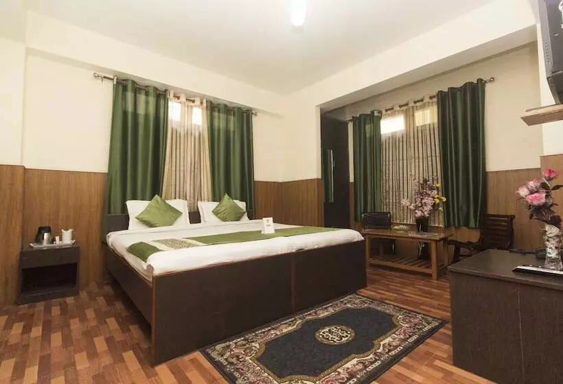 Oyo 7431 Hotel Tushita