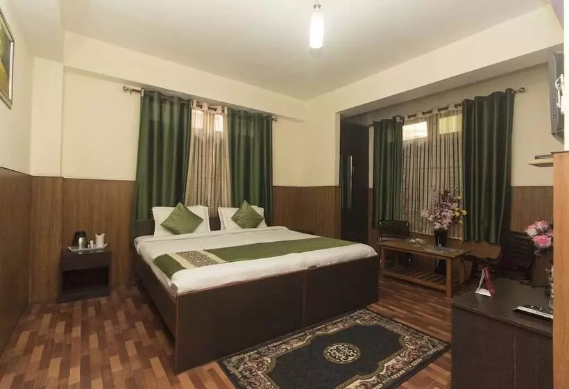 Oyo 7431 Hotel Tushita