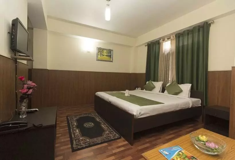 Oyo 7431 Hotel Tushita