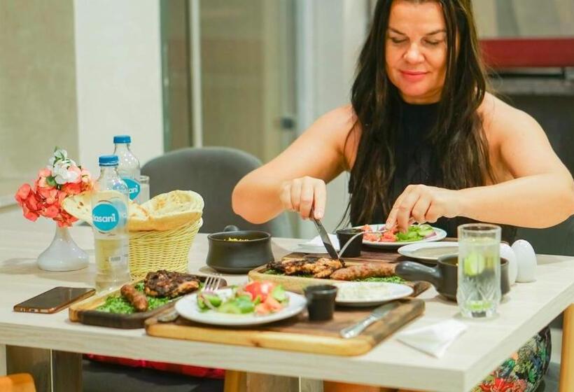 استراحتگاه Rivoli Suites