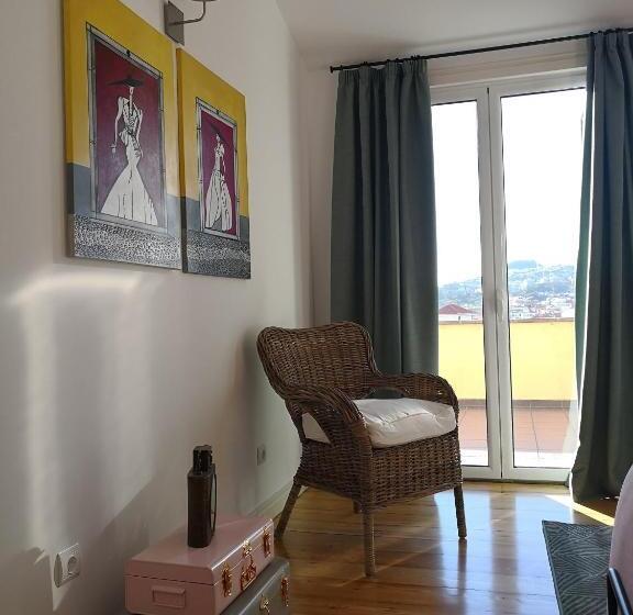 Travellers Pearl By Storytellers