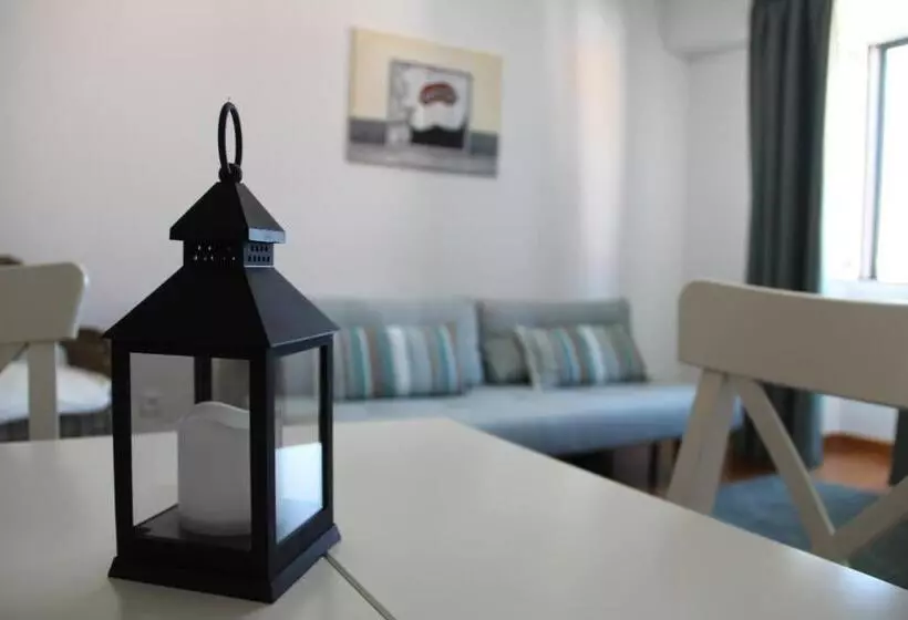 Travellers Pearl By Storytellers