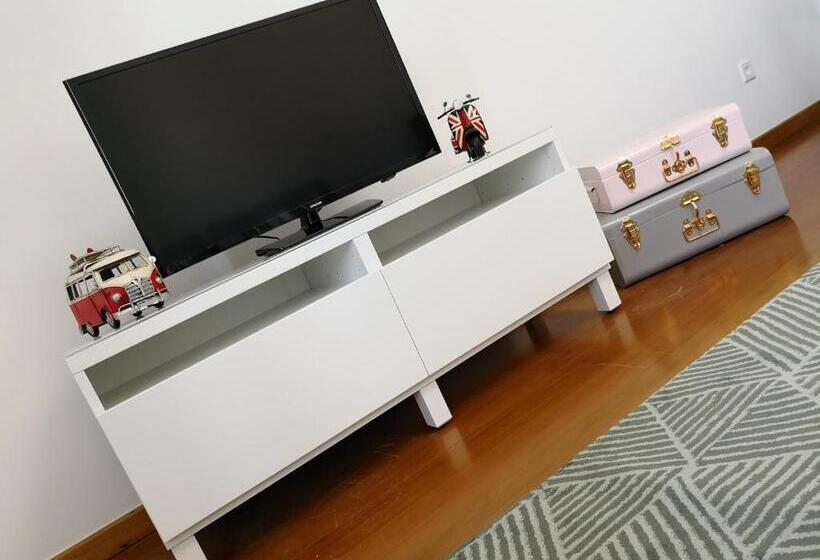 Travellers Pearl By Storytellers