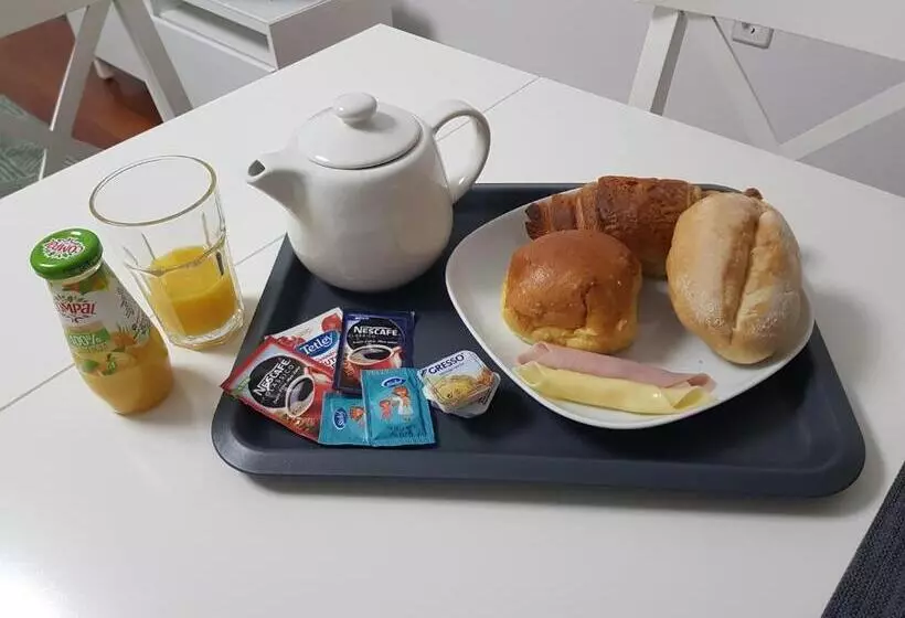 Travellers Pearl By Storytellers