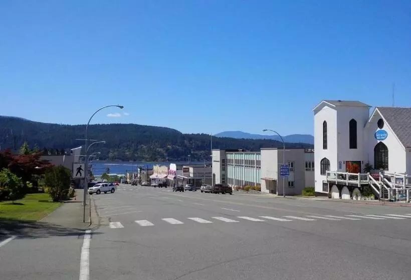 Char's Landing Hostel