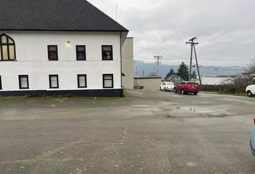 Char's Landing Hostel