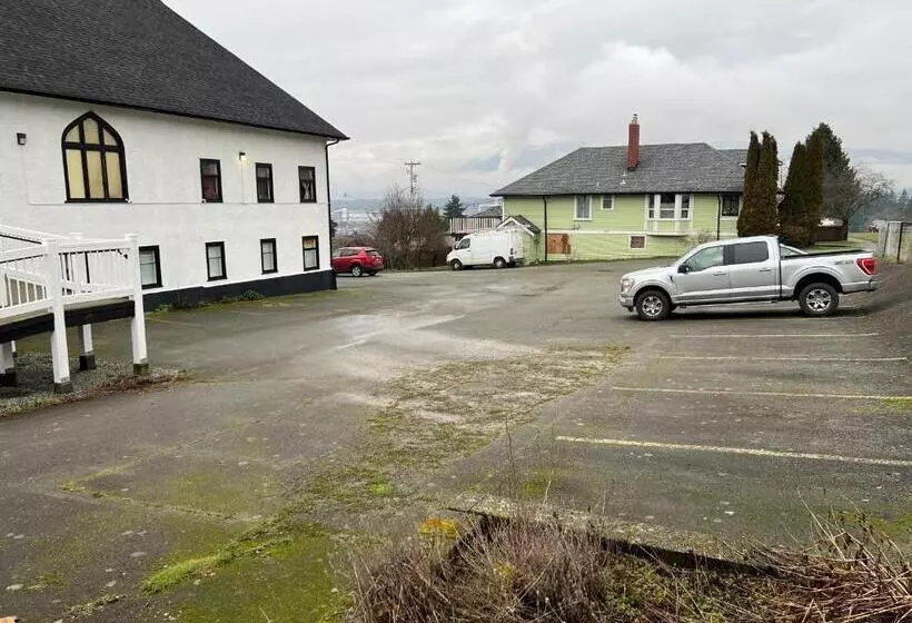 Char's Landing Hostel