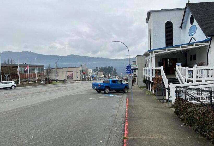 Char's Landing Hostel