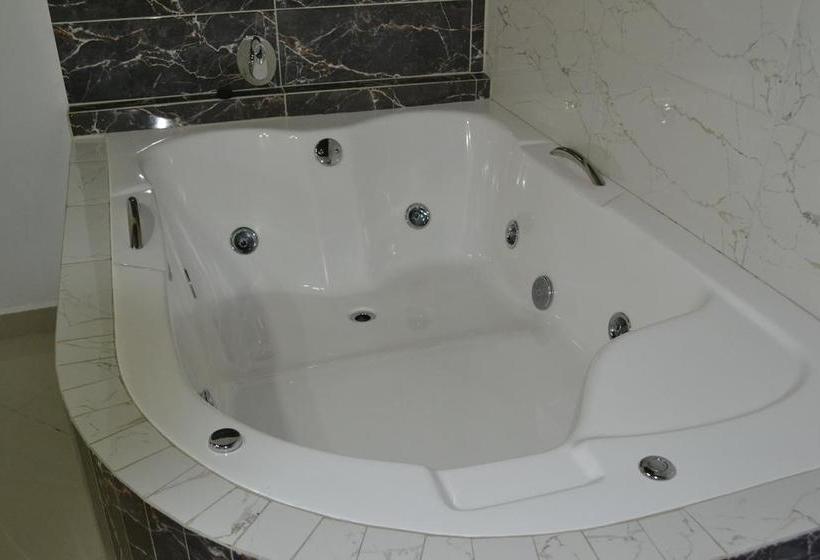 هتل Punto Dos Suites