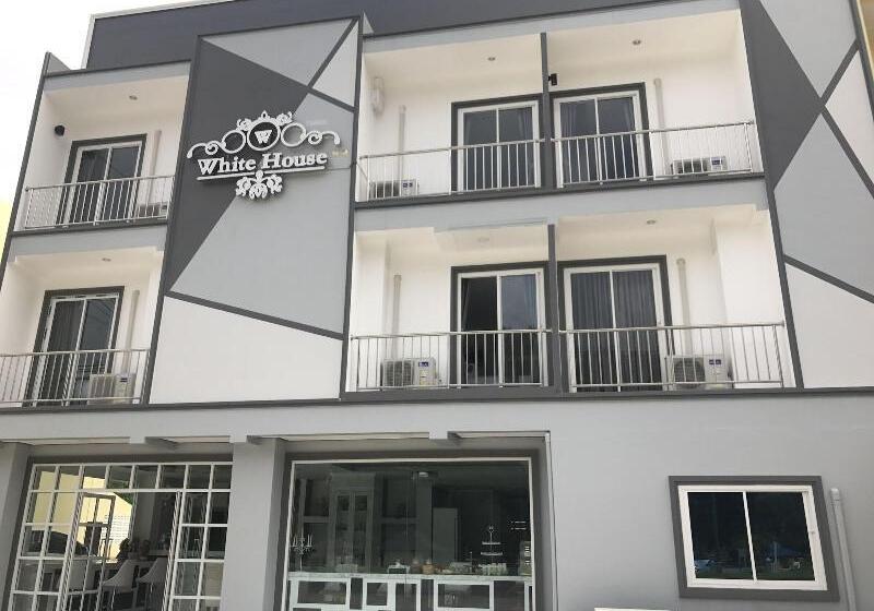 Отель White House