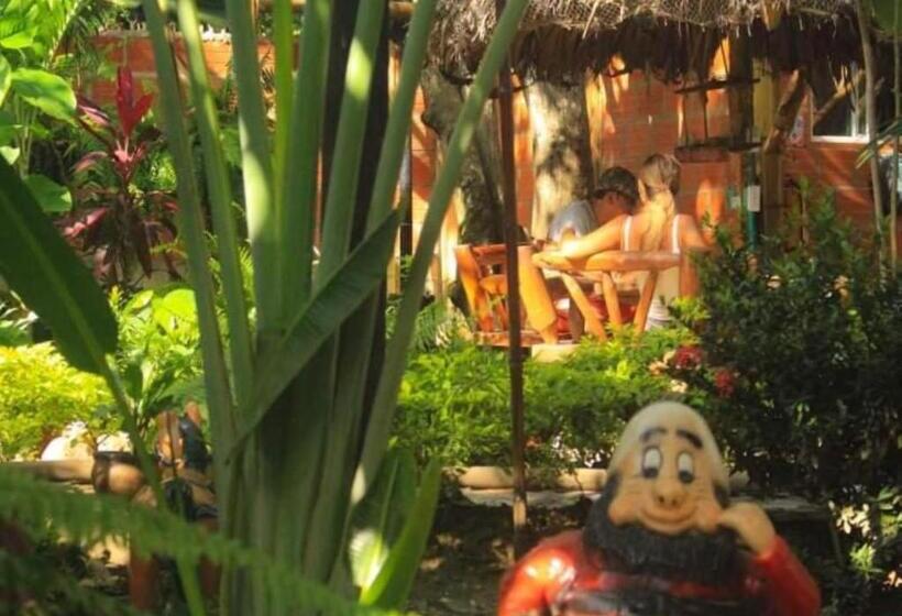 La Natura Hostel & Pool