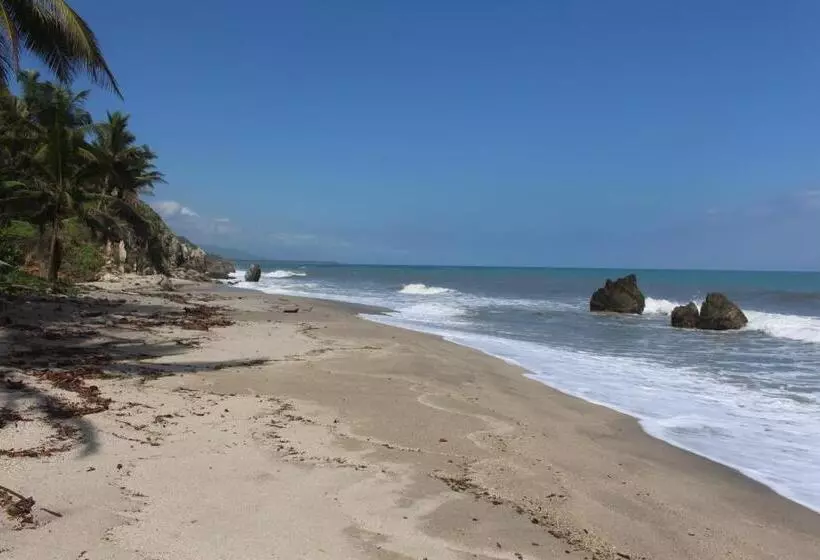 La Natura Hostel & Pool