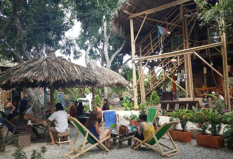 La Natura Hostel & Pool