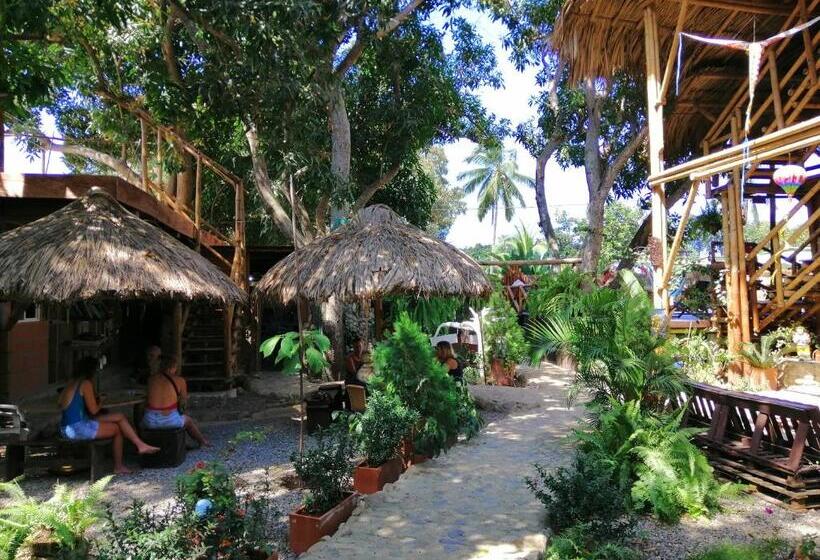 La Natura Hostel & Pool