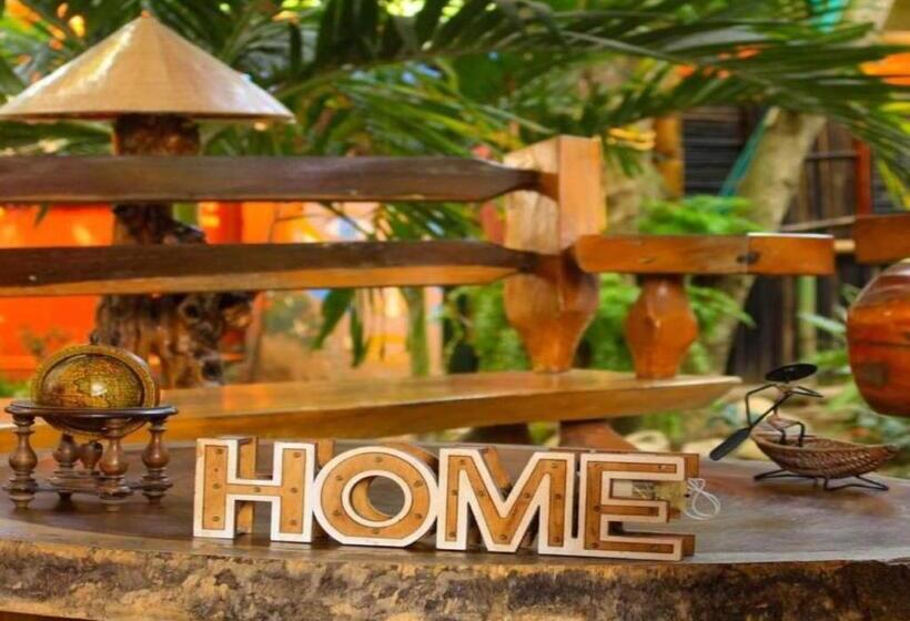 La Natura Hostel & Pool