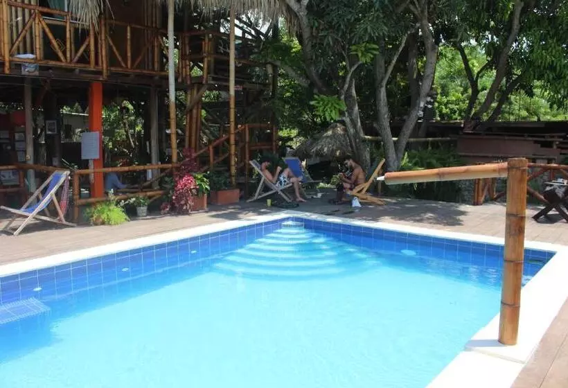 La Natura Hostel & Pool
