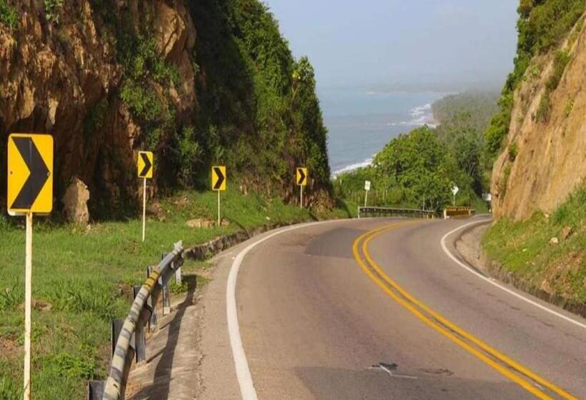 La Natura Hostel & Pool