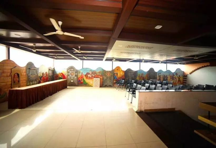 هتل Vrundavan Residency