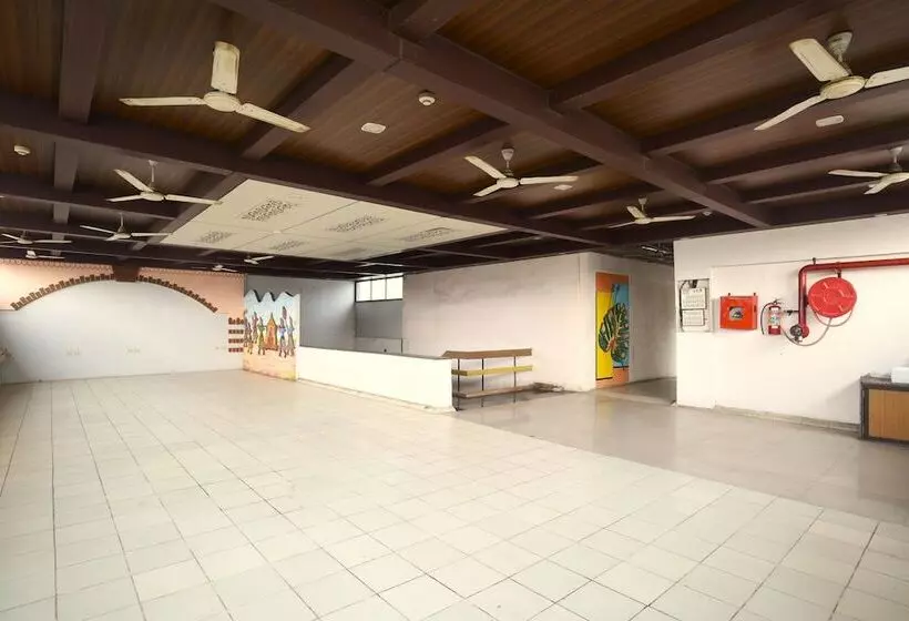 هتل Vrundavan Residency