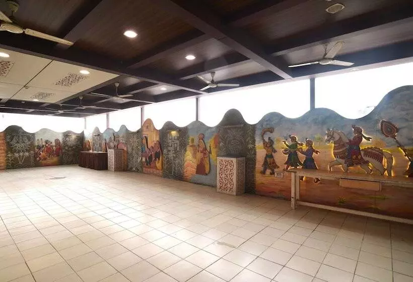 هتل Vrundavan Residency