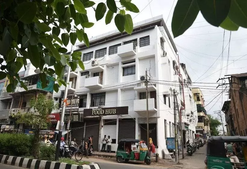 هتل Vrundavan Residency