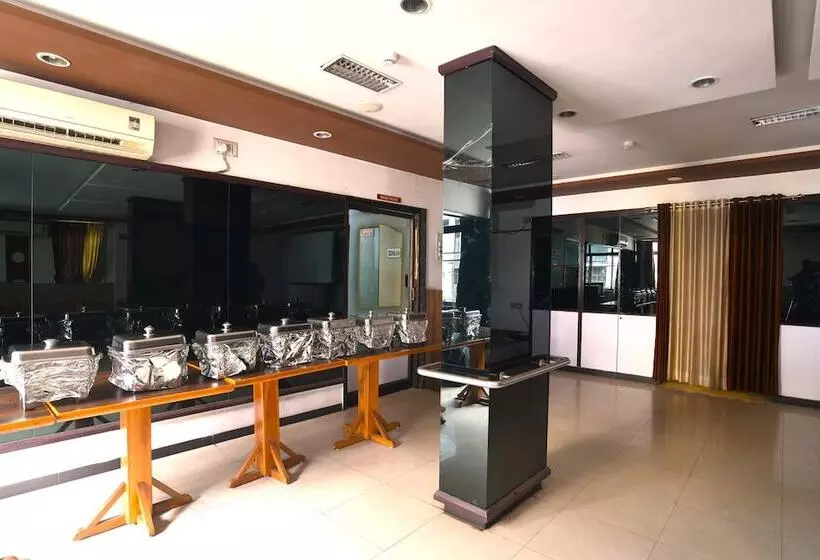 هتل Vrundavan Residency