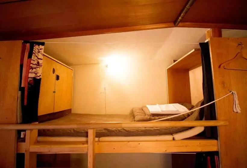 Roku Hostel Hiroshima
