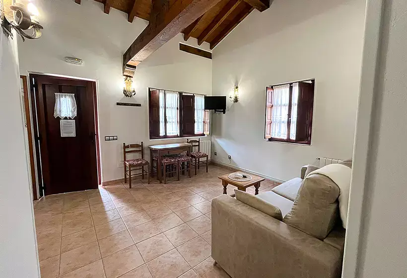 Apartamentos Santillana Mijares 3000