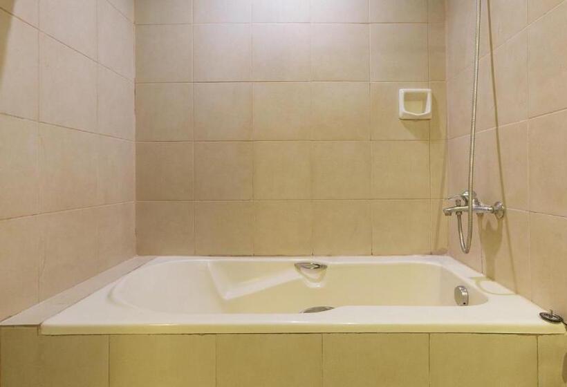 Hotell Reddoorz @ Comfy Inn Ermita Manila