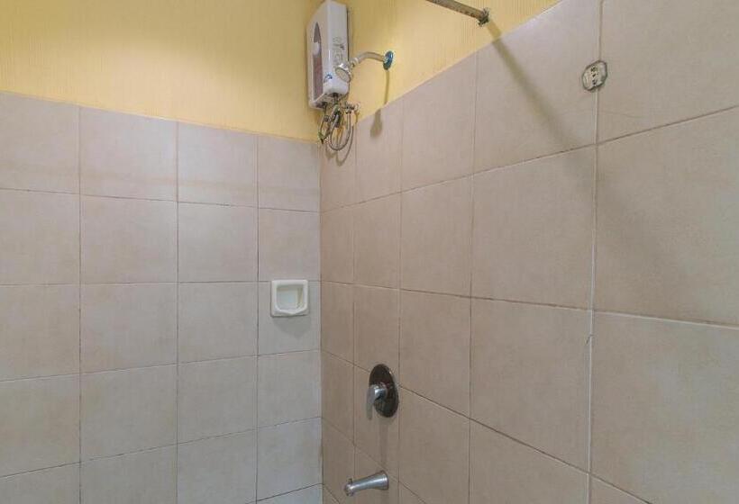 Hotell Reddoorz @ Comfy Inn Ermita Manila