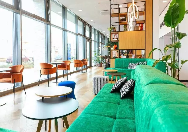 Loginn Hotel Köln Airport