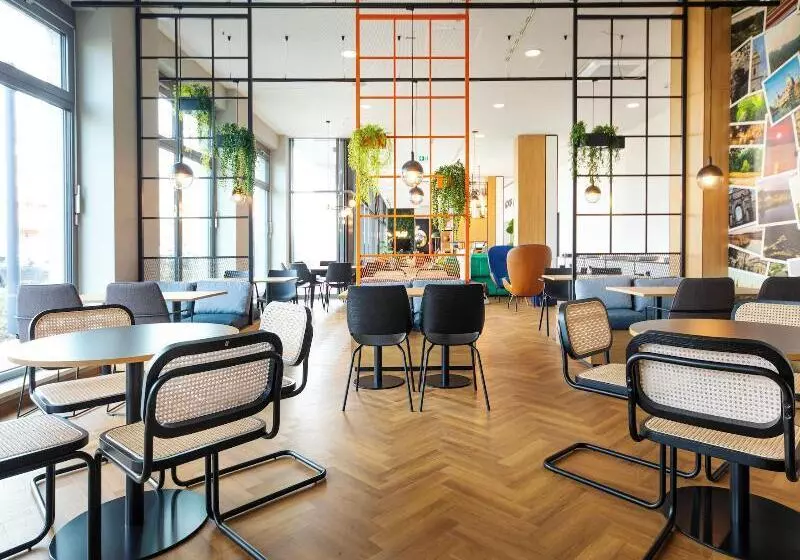 Loginn Hotel Köln Airport