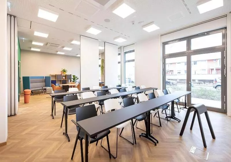 Loginn Hotel Köln Airport